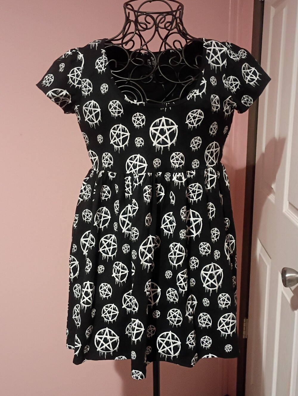 🌻 NWT Dolls Kill The Grave Girls Babydoll Pentagram Dress Size Small
